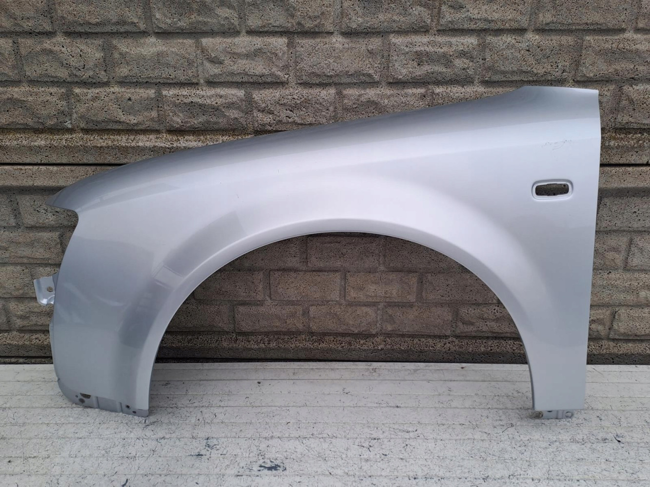 Aripa fata stanga Audi A4 B6 8e0 00 04