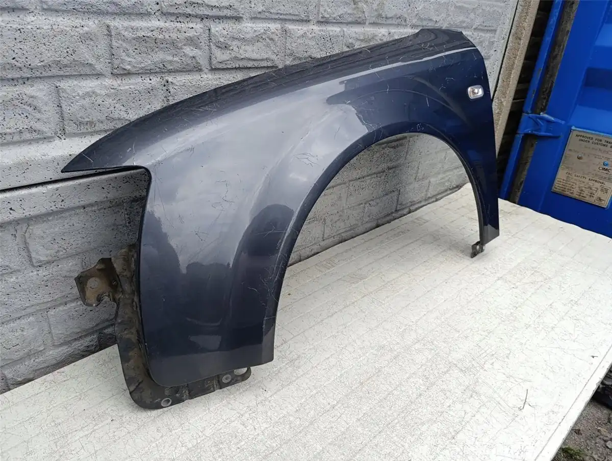 Aripa fata stanga Audi A4 B6 8e0 00 04