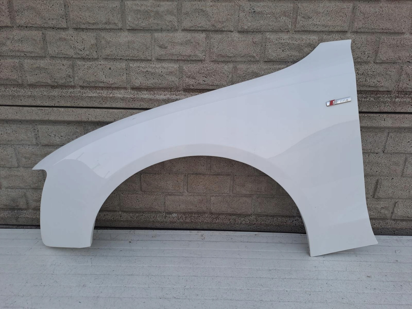 Aripa fata stanga Audi A5 8t0 2008 2016