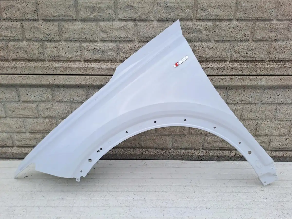 Aripa fata stanga Audi Q4