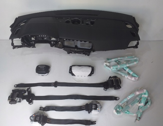 Audi Q5 80A Kit Cortine