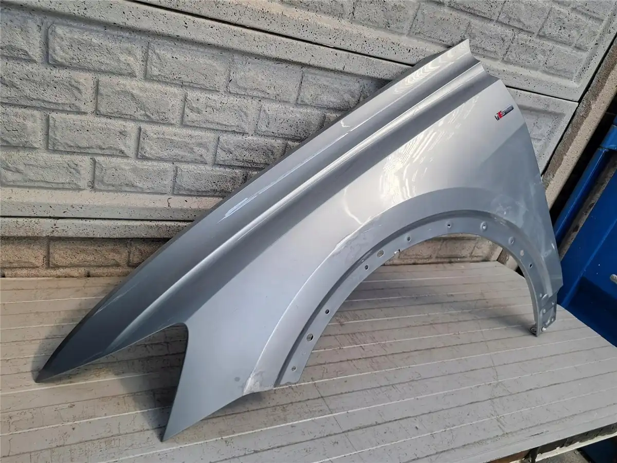 Aripa fata stanga Audi Q8 Q 8