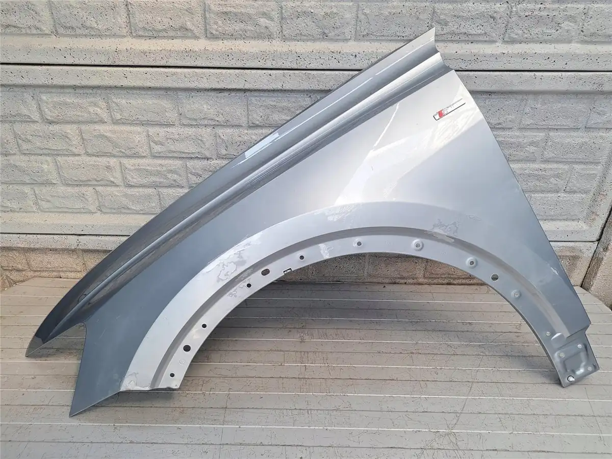 Aripa fata stanga Audi Q8 Q 8