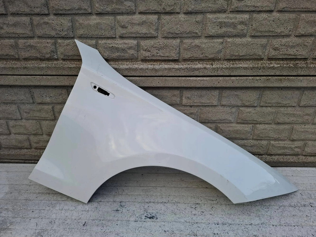 Aripa fata dreapta BMW 1 E81 E82 E87 E88 04 11