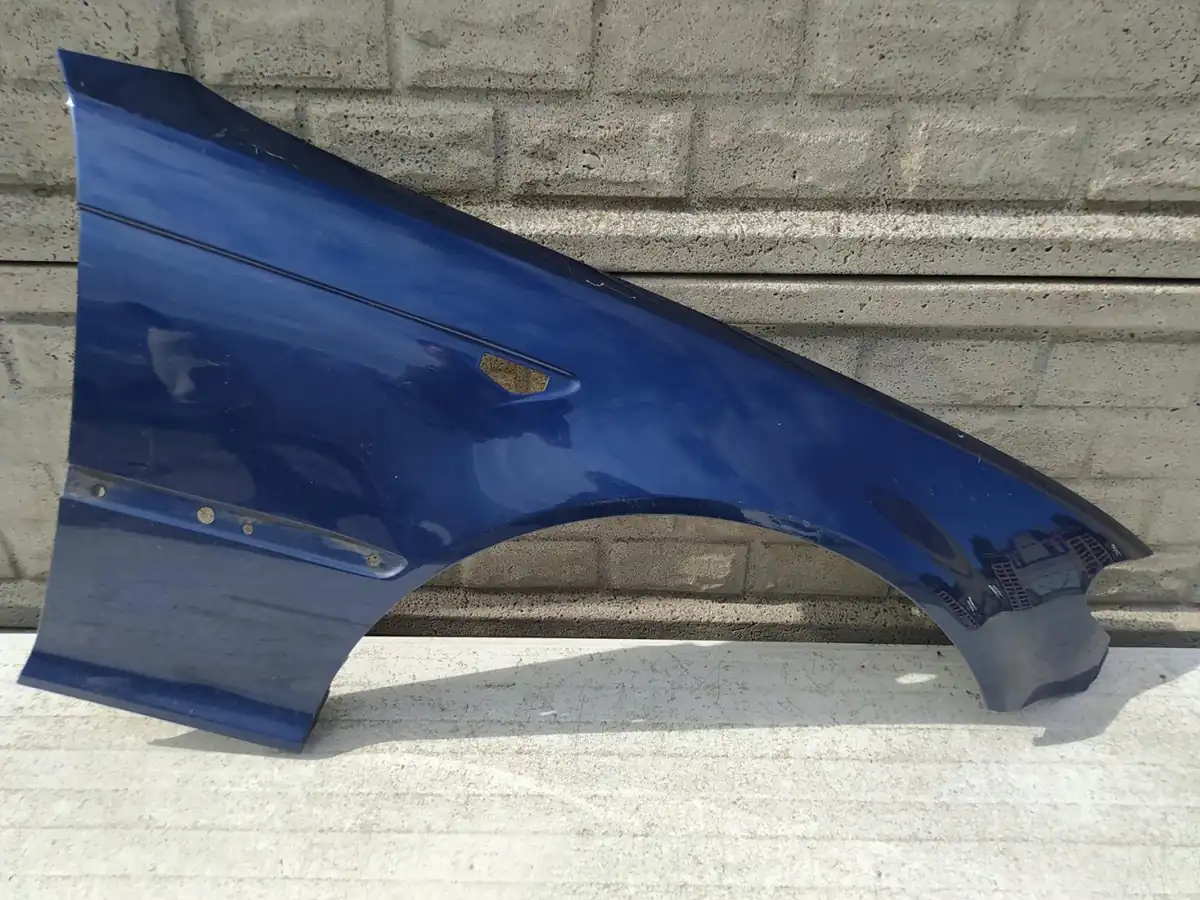 Aripa fata dreapta BMW 3 E46 Lift Coupe Cabrio
