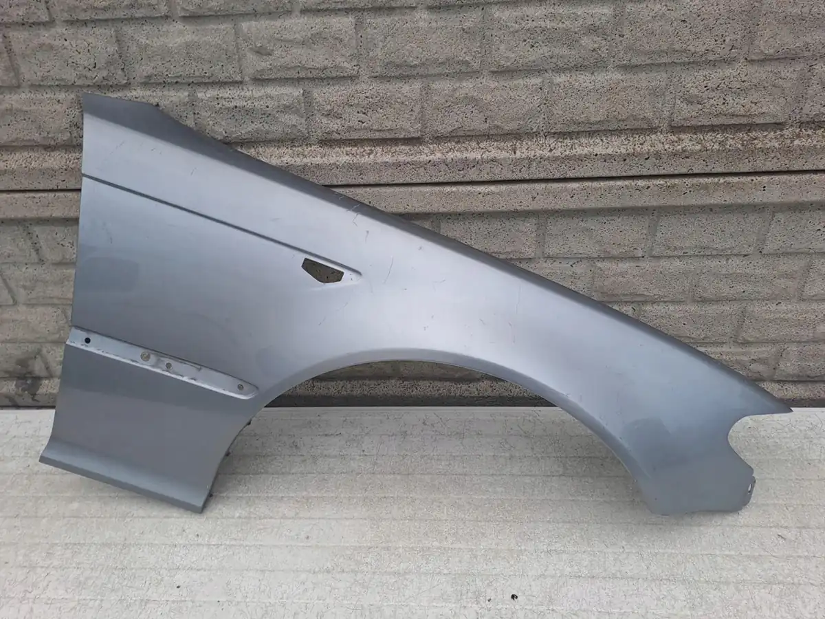 Aripa fata dreapta BMW 3 E46 Lift Coupe Cabrio