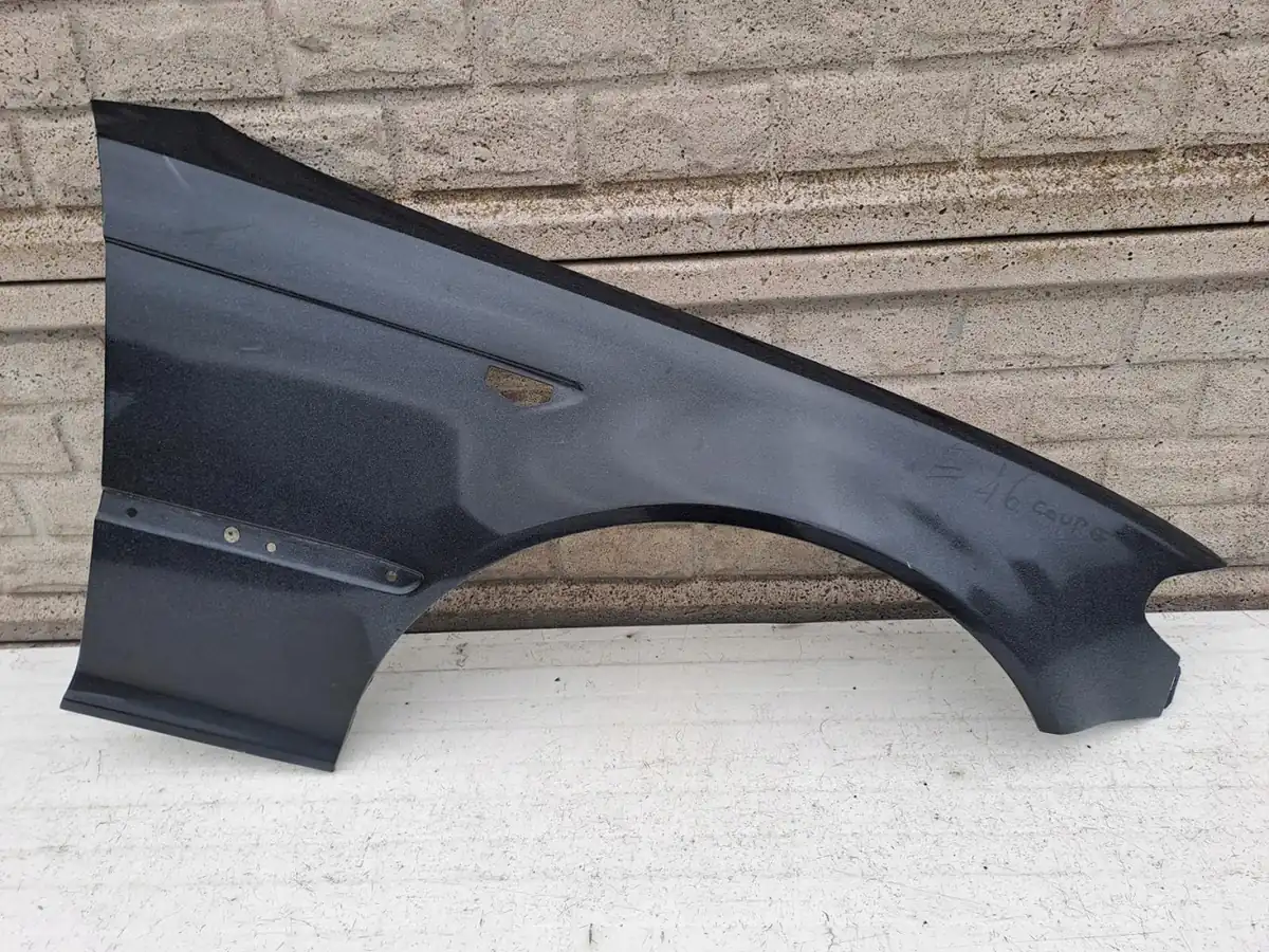 Aripa fata dreapta BMW 3 E46 Lift Coupe Cabrio