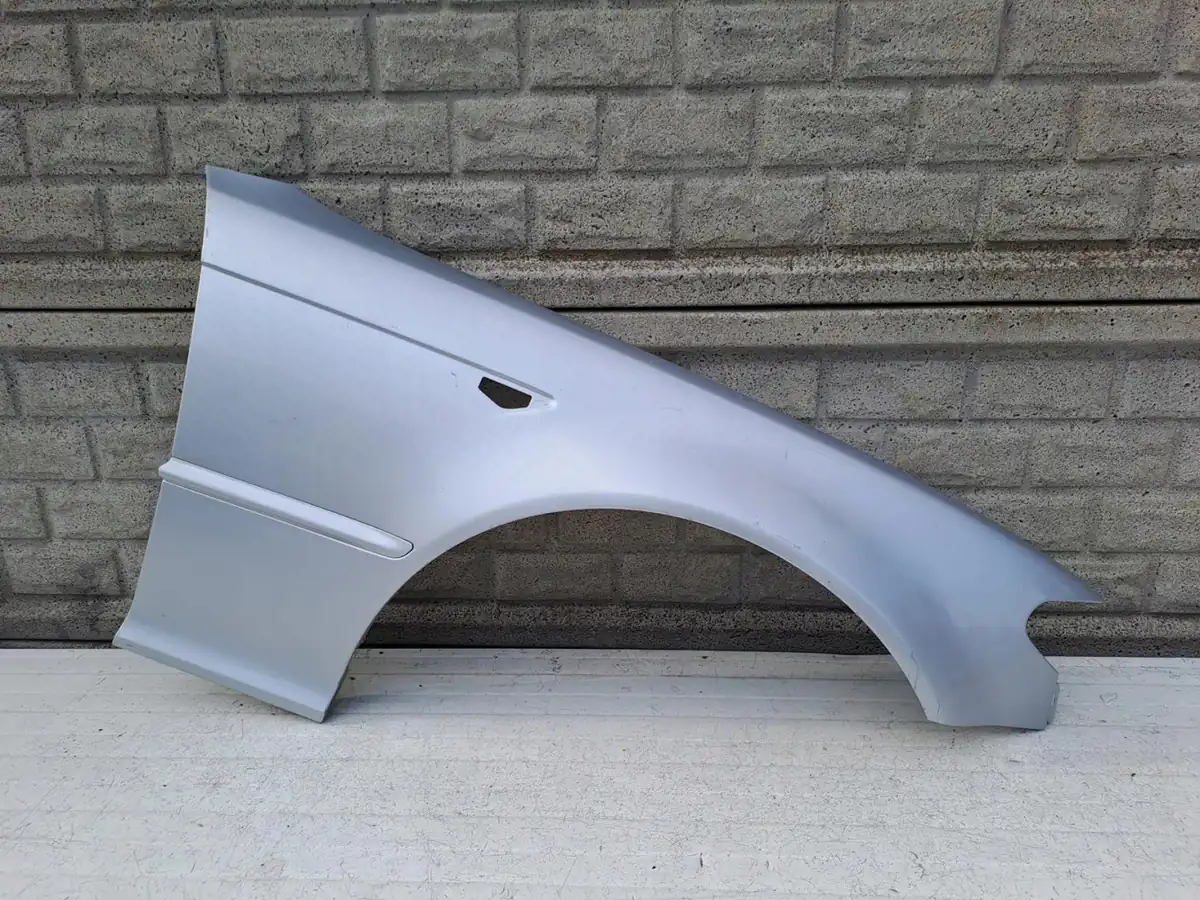 Aripa fata dreapta BMW 3 E46 Lift Coupe Cabrio