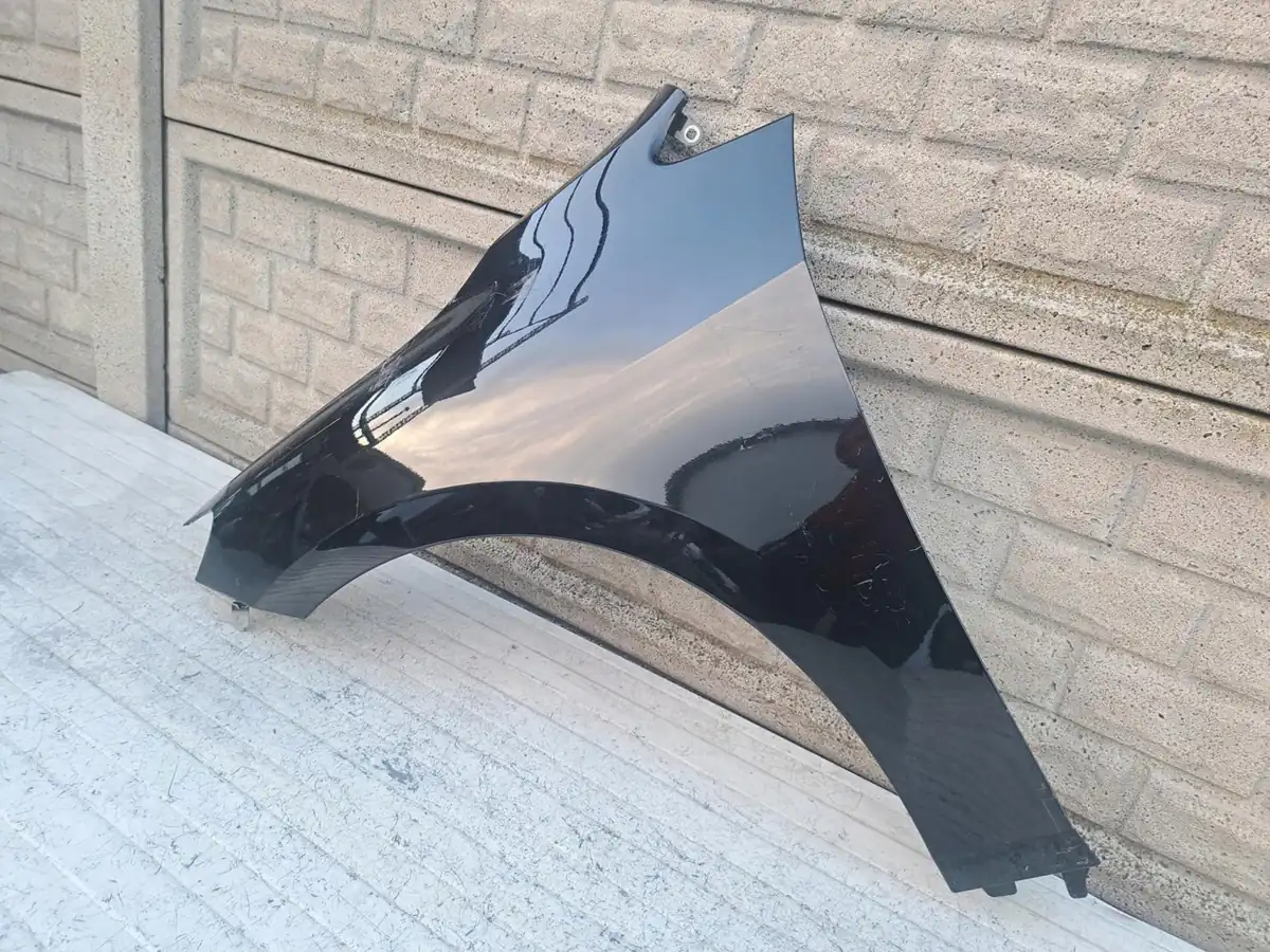 Aripa fata stanga BMW 2 Ii U06 U 06