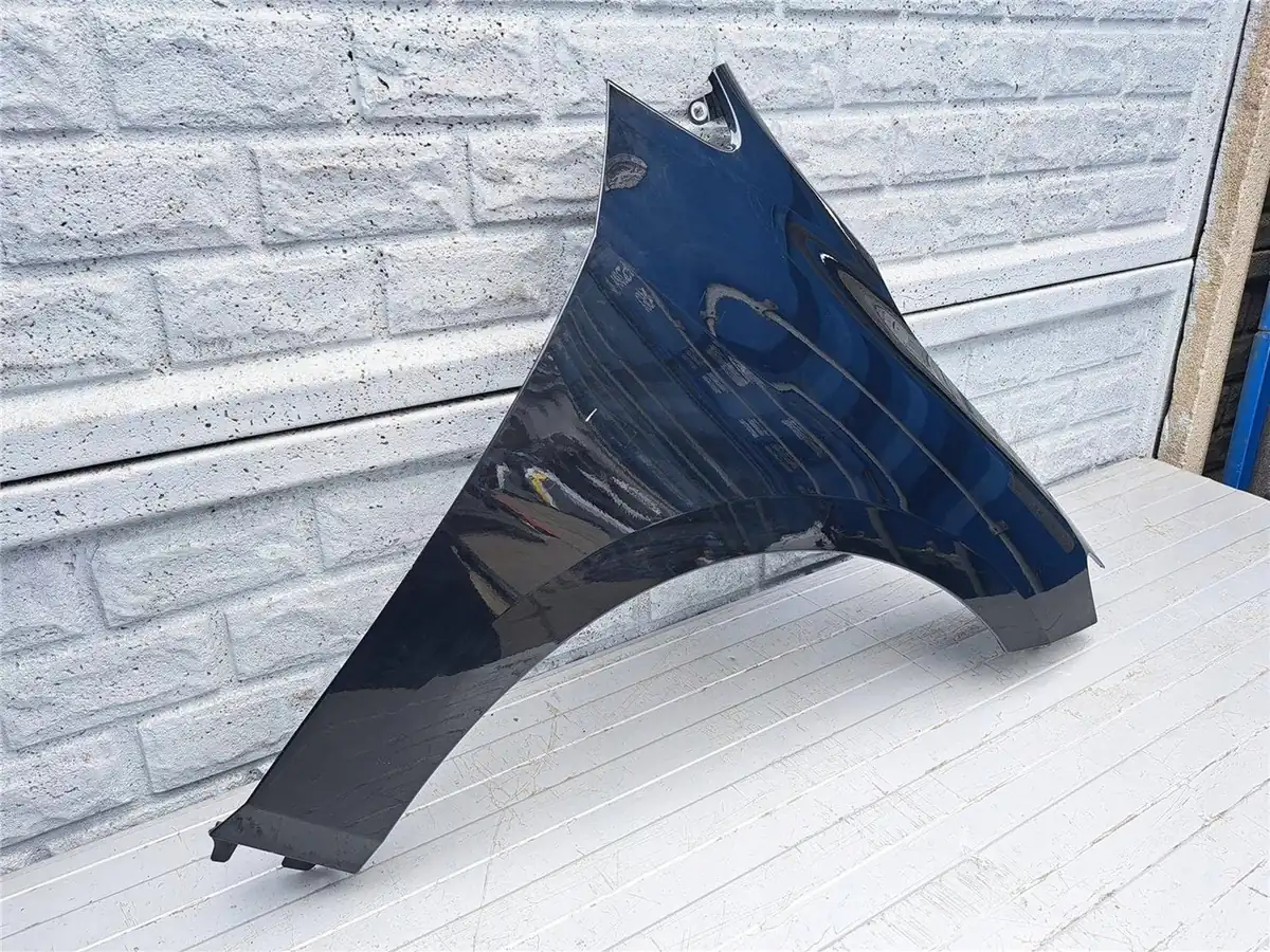 Aripa fata dreapta BMW 2 Ii U06 U 06