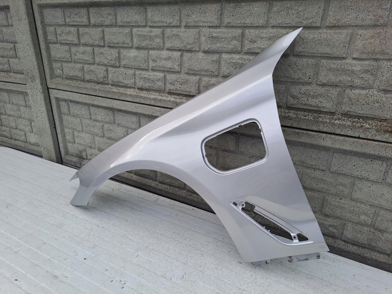 Aripa fata stanga BMW 5 G30 G31 Hibrid - Image 3