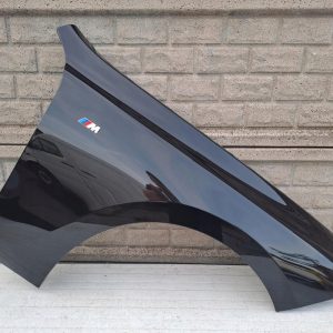 Aripa fata dreapta BMW 7 G70 2022