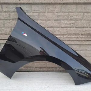 Aripa fata dreapta BMW 7 G70 2022