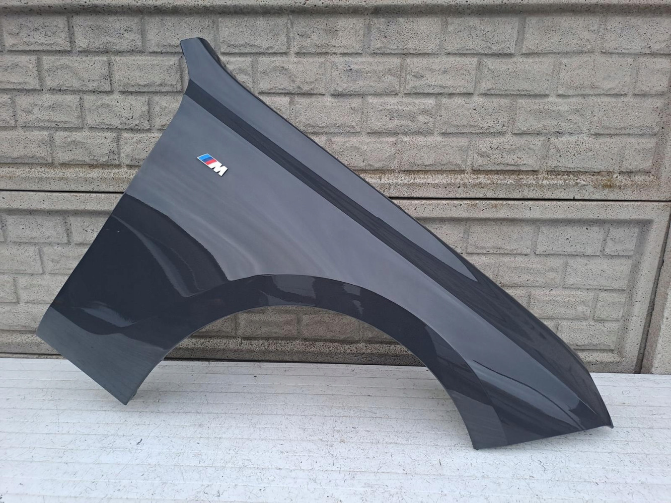 Aripa fata dreapta BMW 7 G70 2022