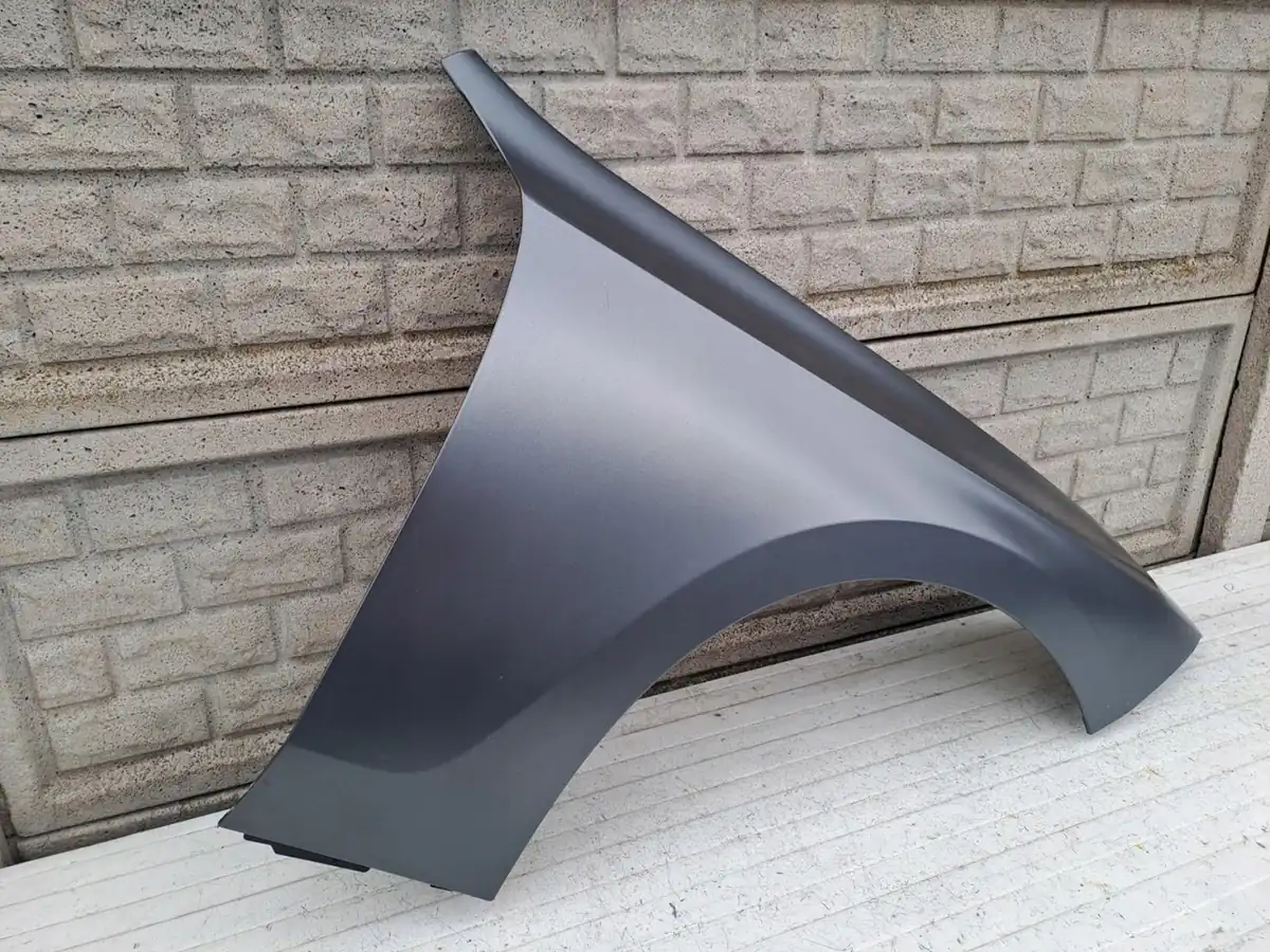 Aripa fata dreapta BMW 7 G70 2022