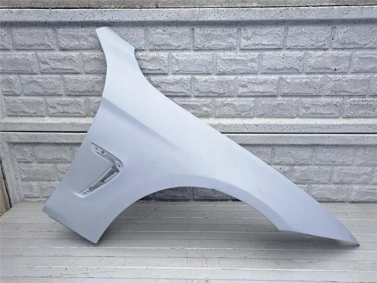 Aripa fata dreapta BMW Iv 4 F32 F33 F36