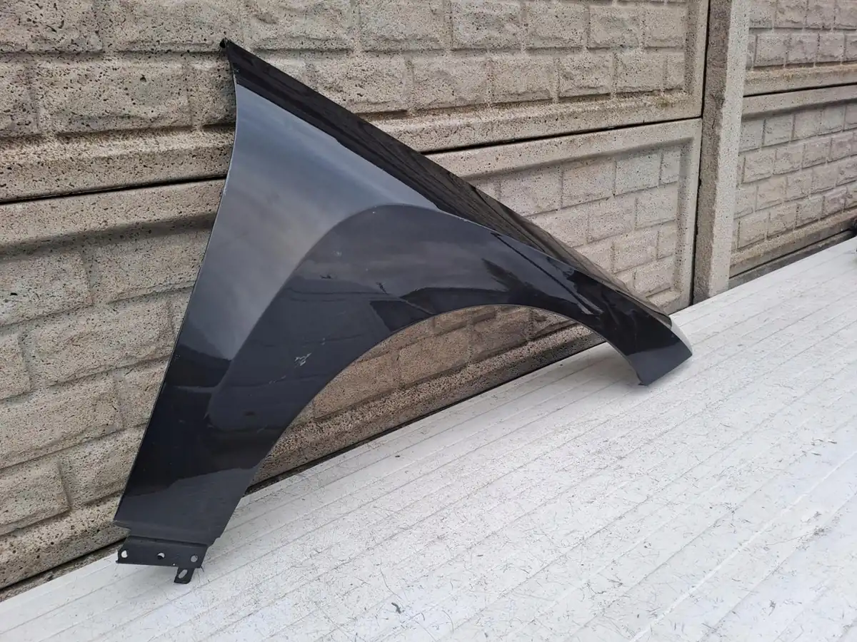 Aripa fata dreapta BMW Ix I X