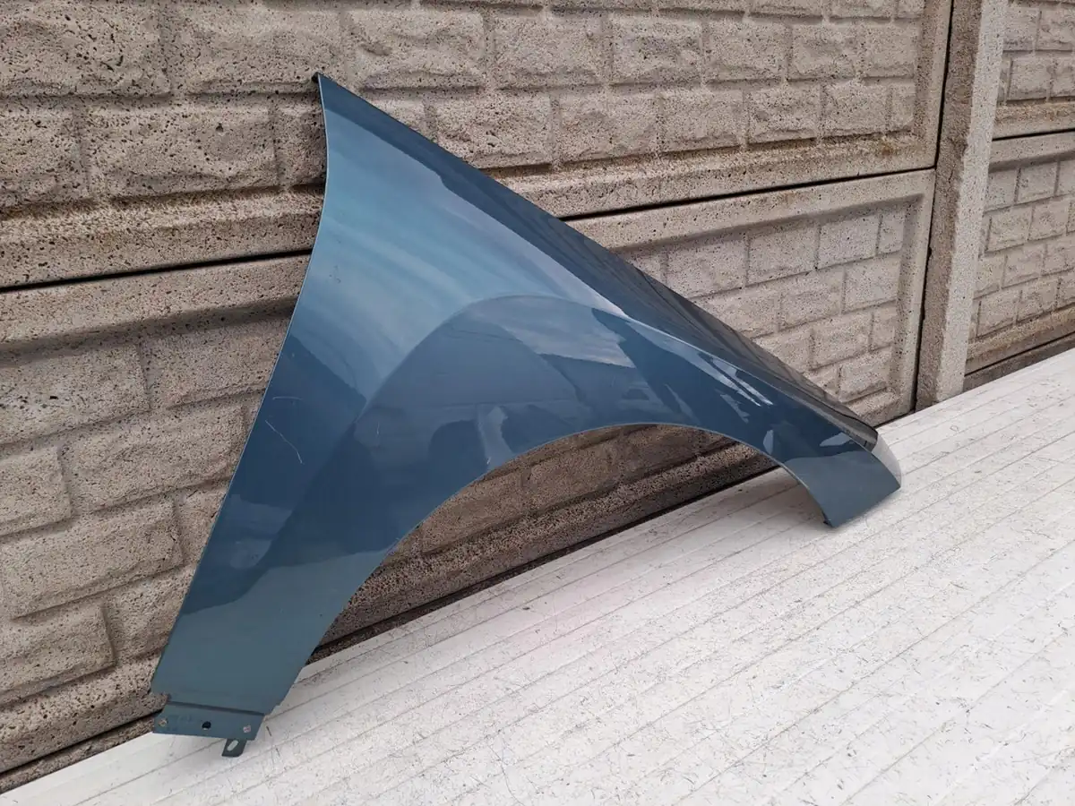 Aripa fata dreapta BMW Ix I X