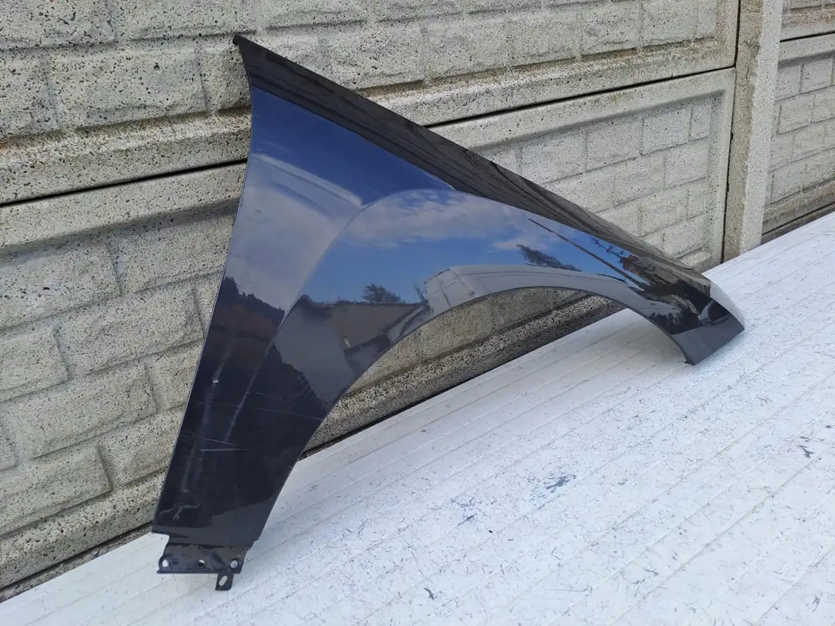 Aripa fata dreapta BMW Ix I X