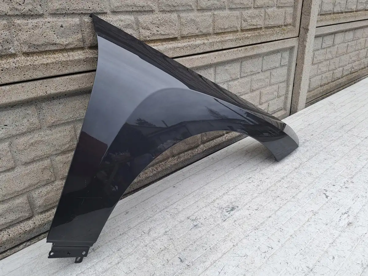 Aripa fata dreapta BMW Ix I X