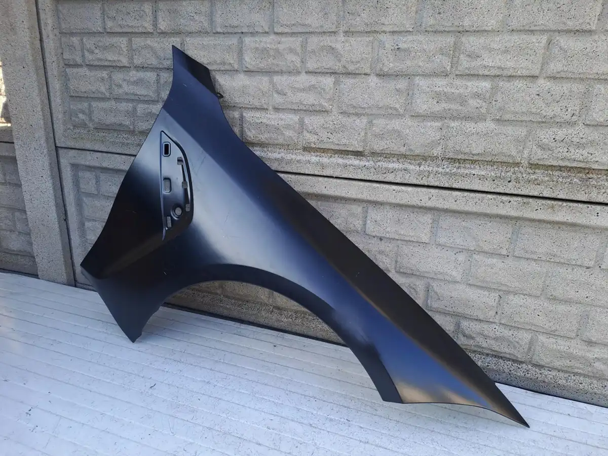 Aripa fata dreapta BMW M3 G80