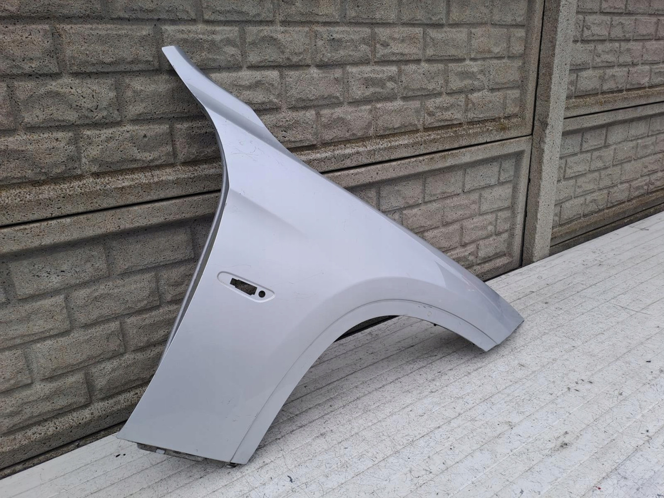 Aripa fata dreapta BMW X1 E84 2008 2013 - Image 3