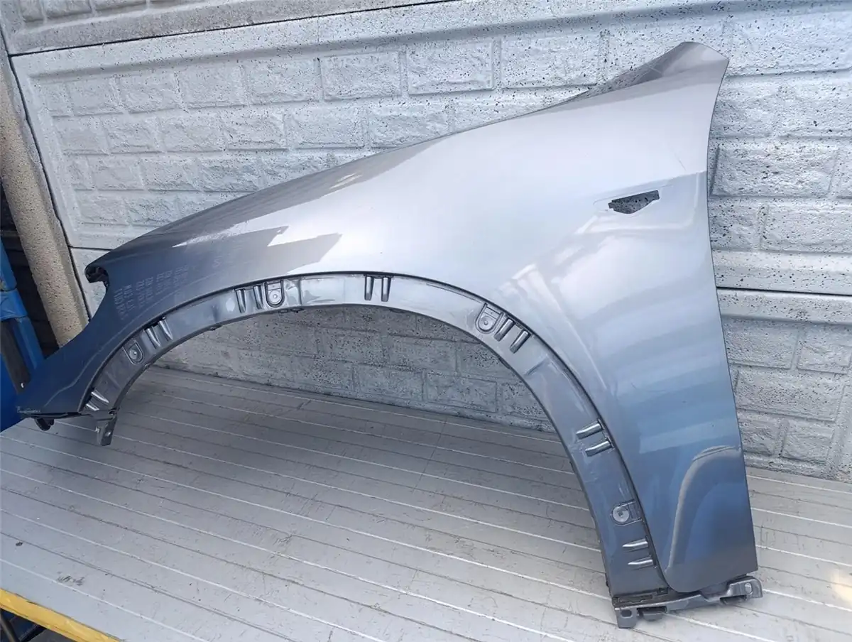 Aripa fata stanga BMW X5 E70 Lift 2010