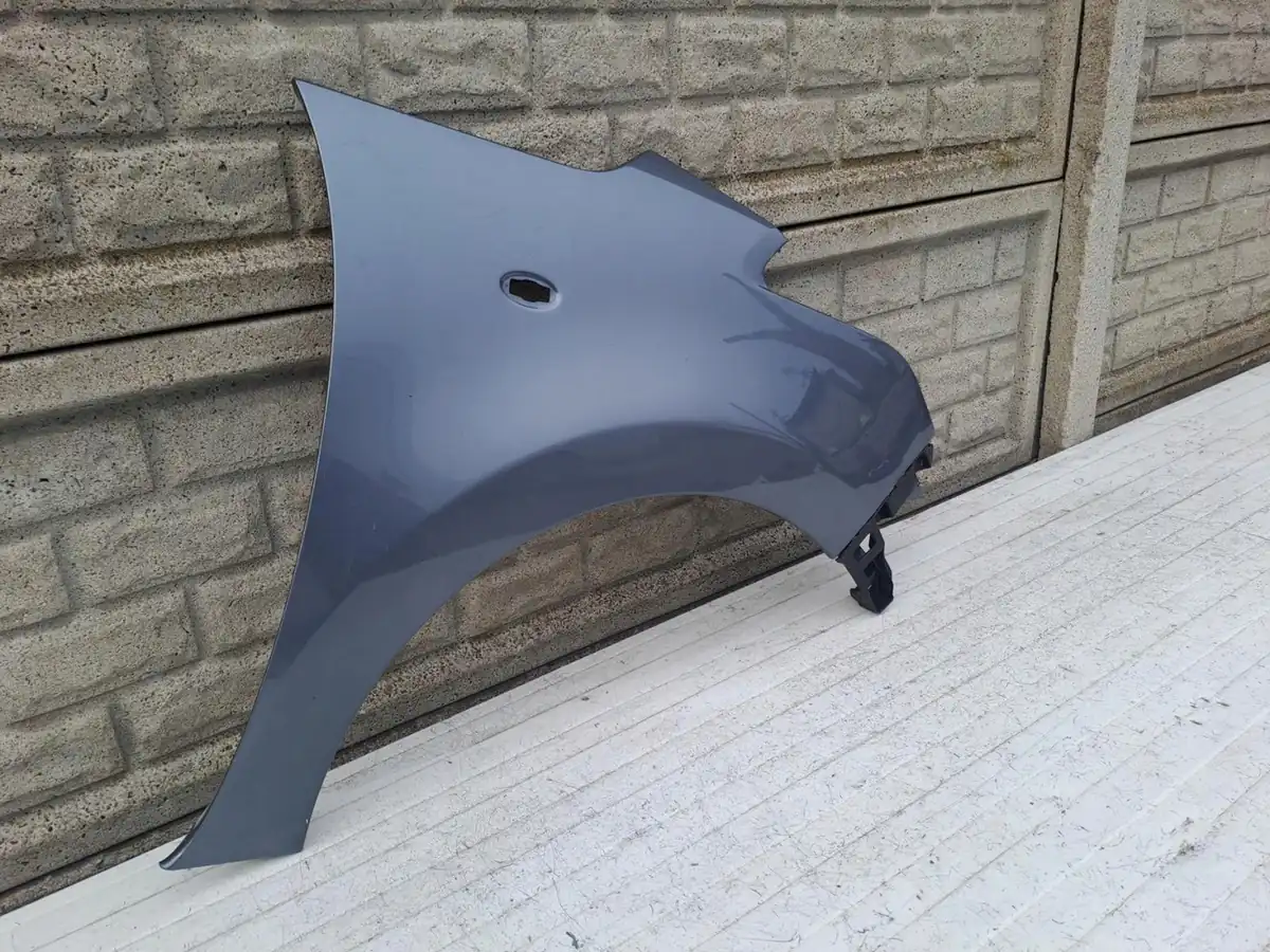 Aripa fata dreapta Citroen C3 Picasso 08 17