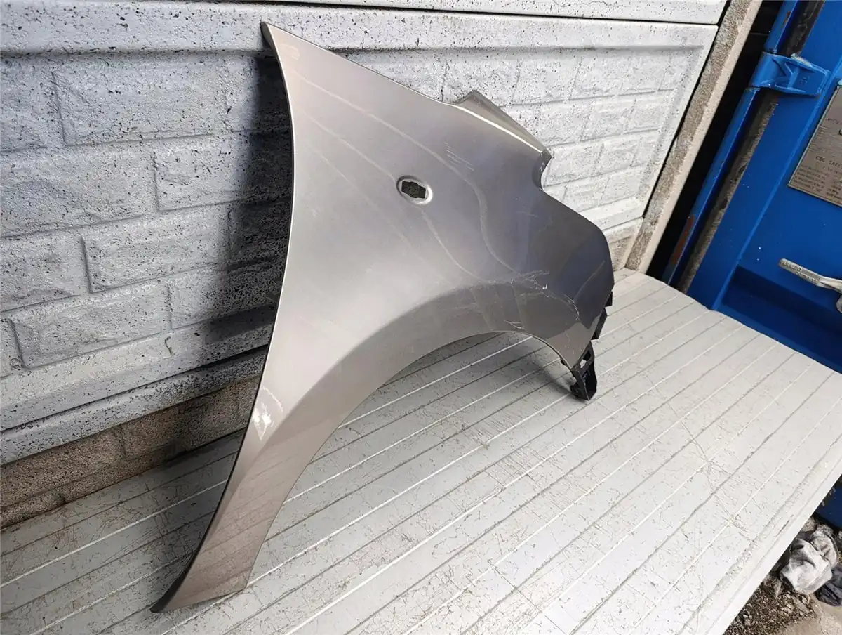 Aripa fata dreapta Citroen C3 Picasso 08 17