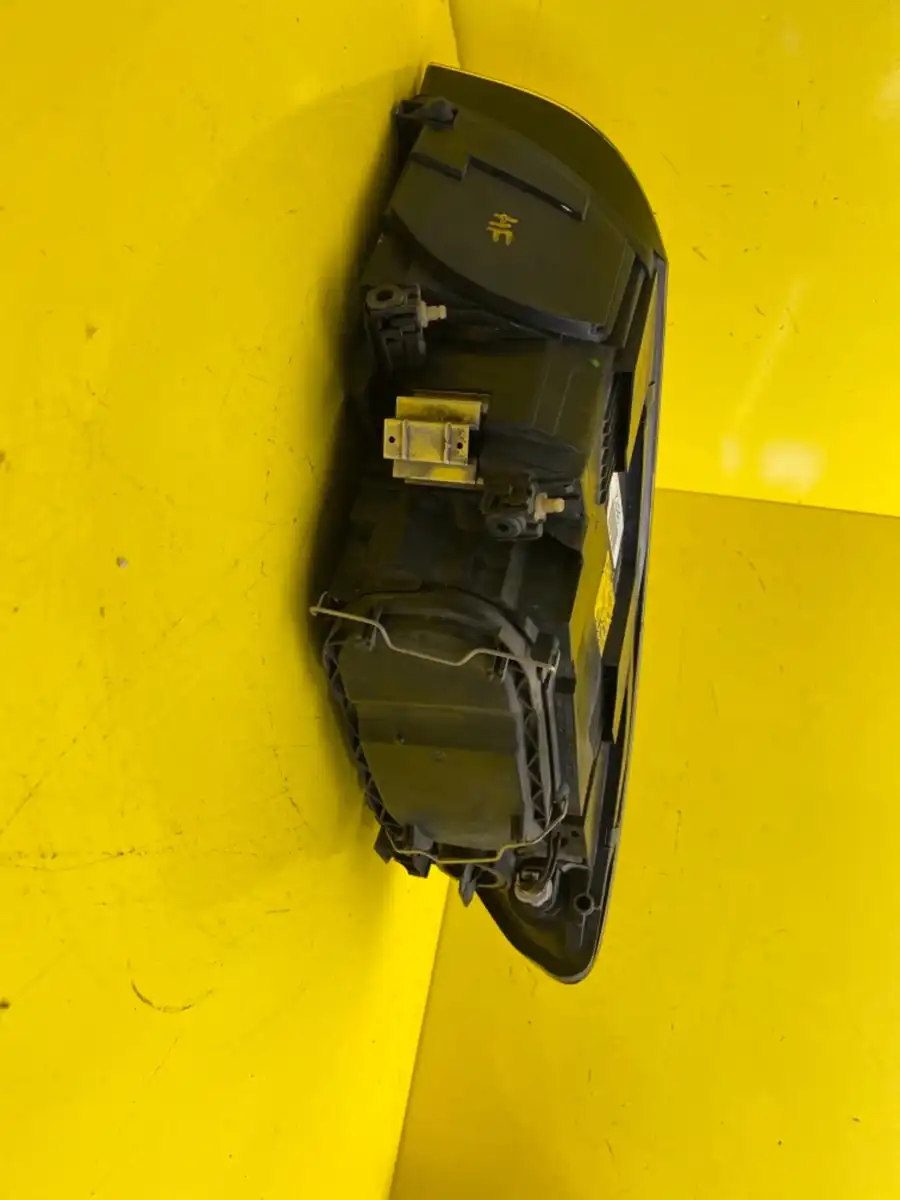 Far Dreapta Volvo V50 S40 Czarna