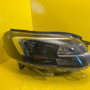 Far Dreapta Opel Zafira D Life Vivaro Bixenon