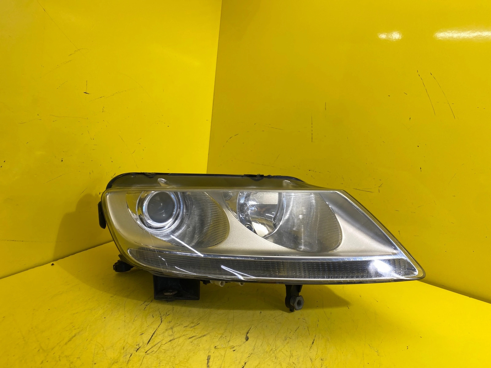 Far dreapta Xenon OEM 5301