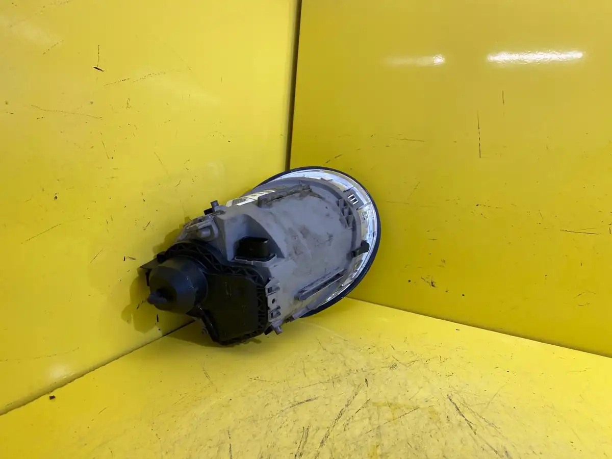 Far Stanga Volkswagen New Beetle 1C0