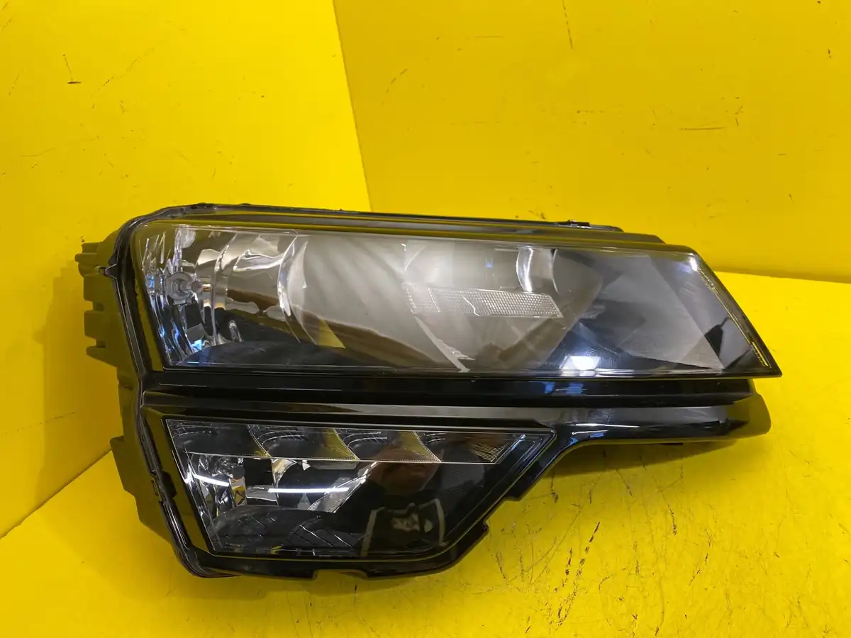 Far Dreapta Skoda Karoq 57Ba Full LED