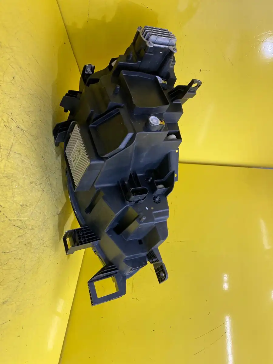 Far Stanga Volkswagen Id4 Id Iq 11B Full LED