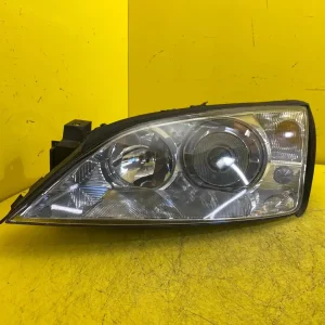 Far Ford Mondeo 00 Xenon