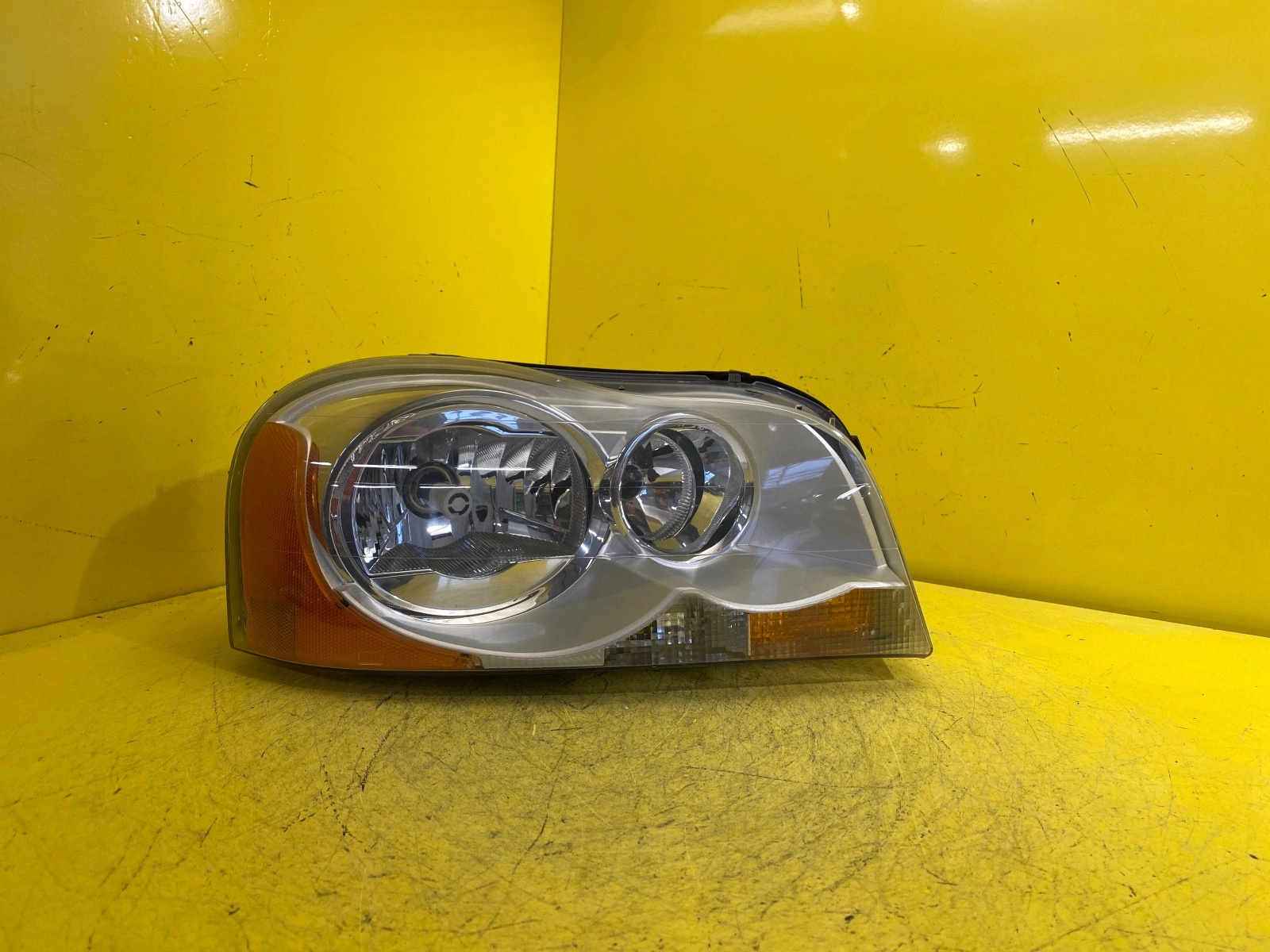 Far Dreapta Volvo XC90 Xc 90 Xenon