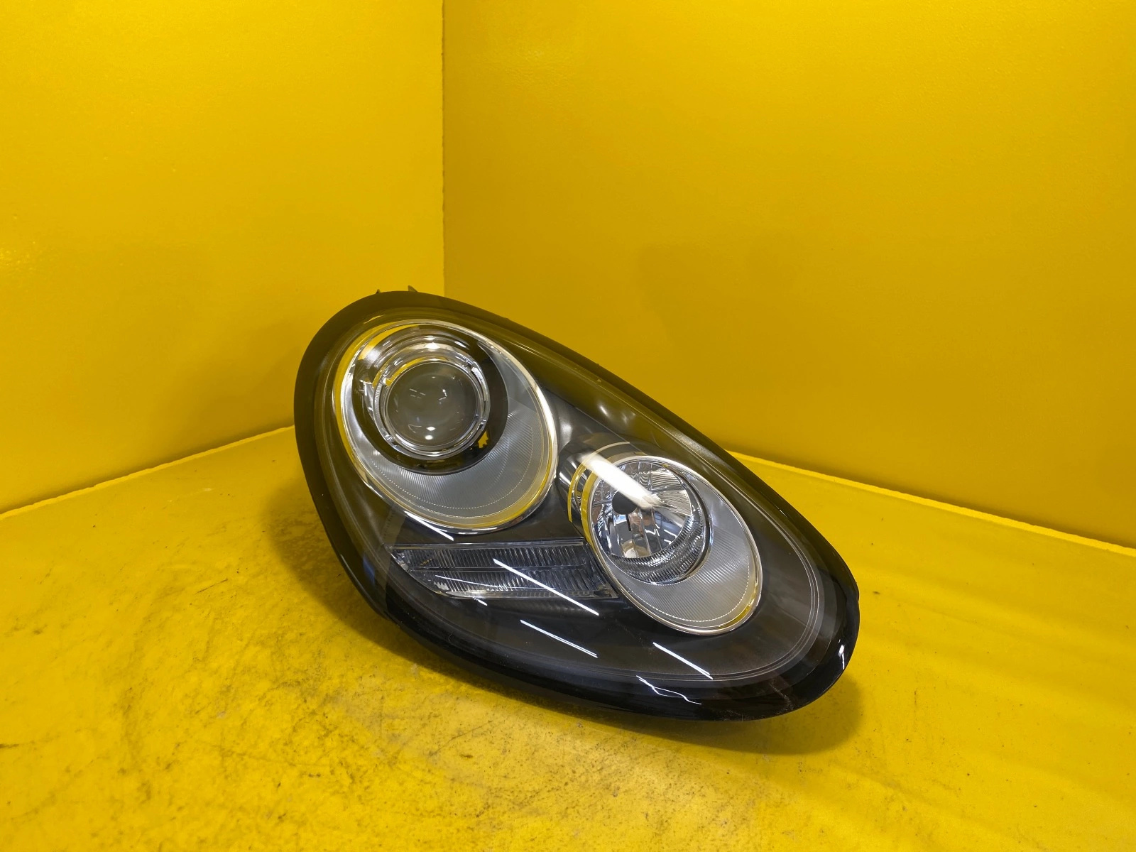Far Stanga Porsche Cayman Boxster Lift