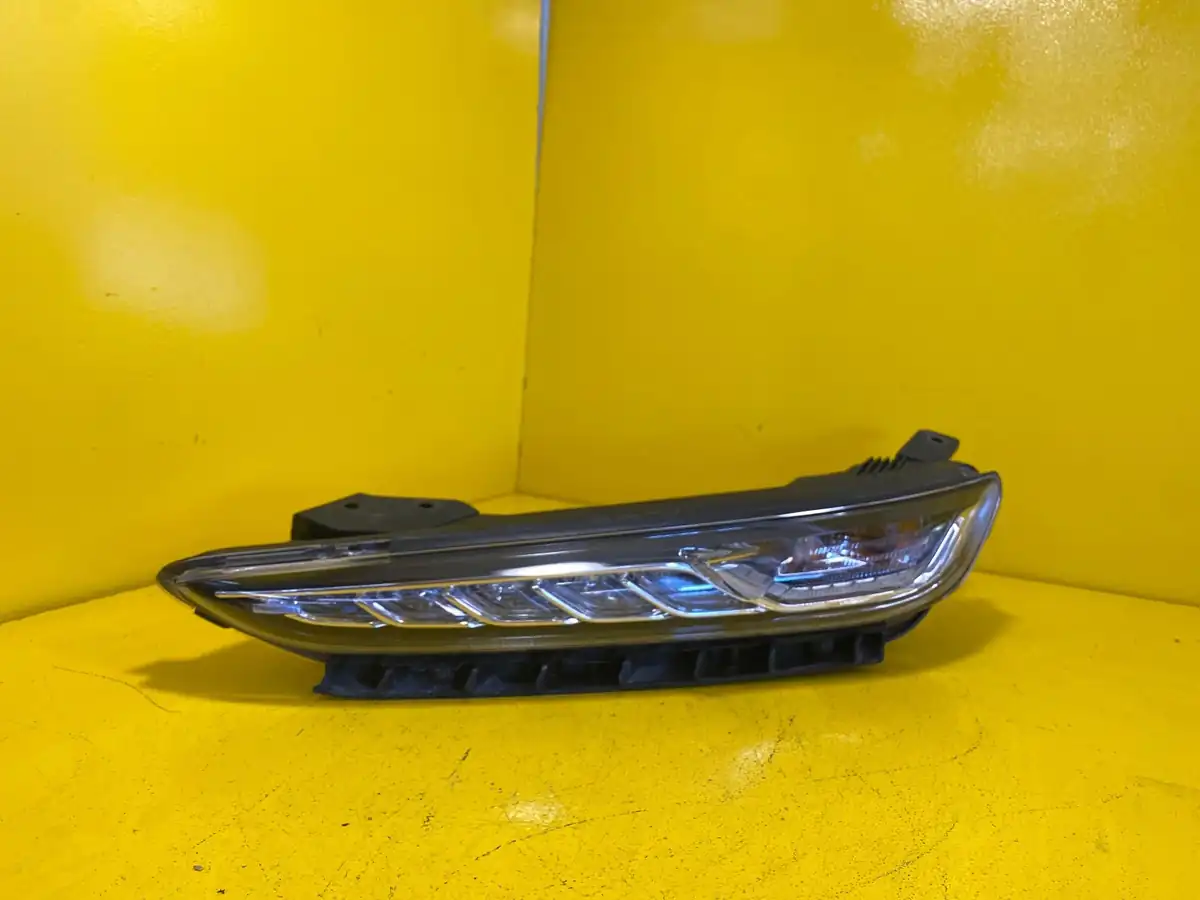Far Stanga Hyundai Kona Gorna LED