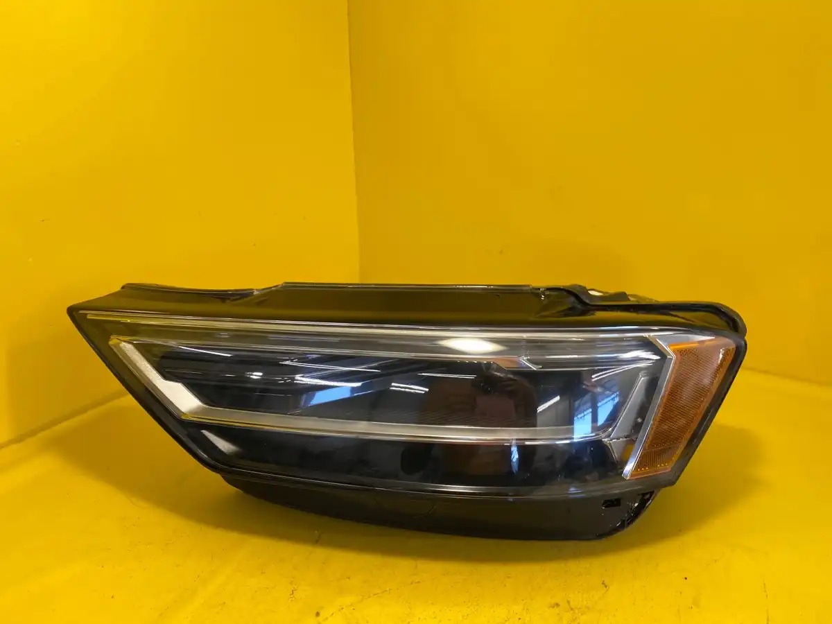 Far Audi A8 D5 Laser