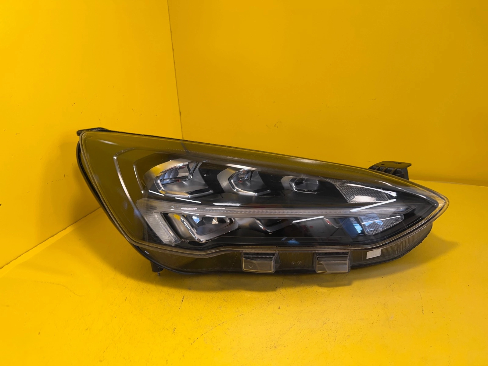 Far Ford Focus MK4 Full LED
