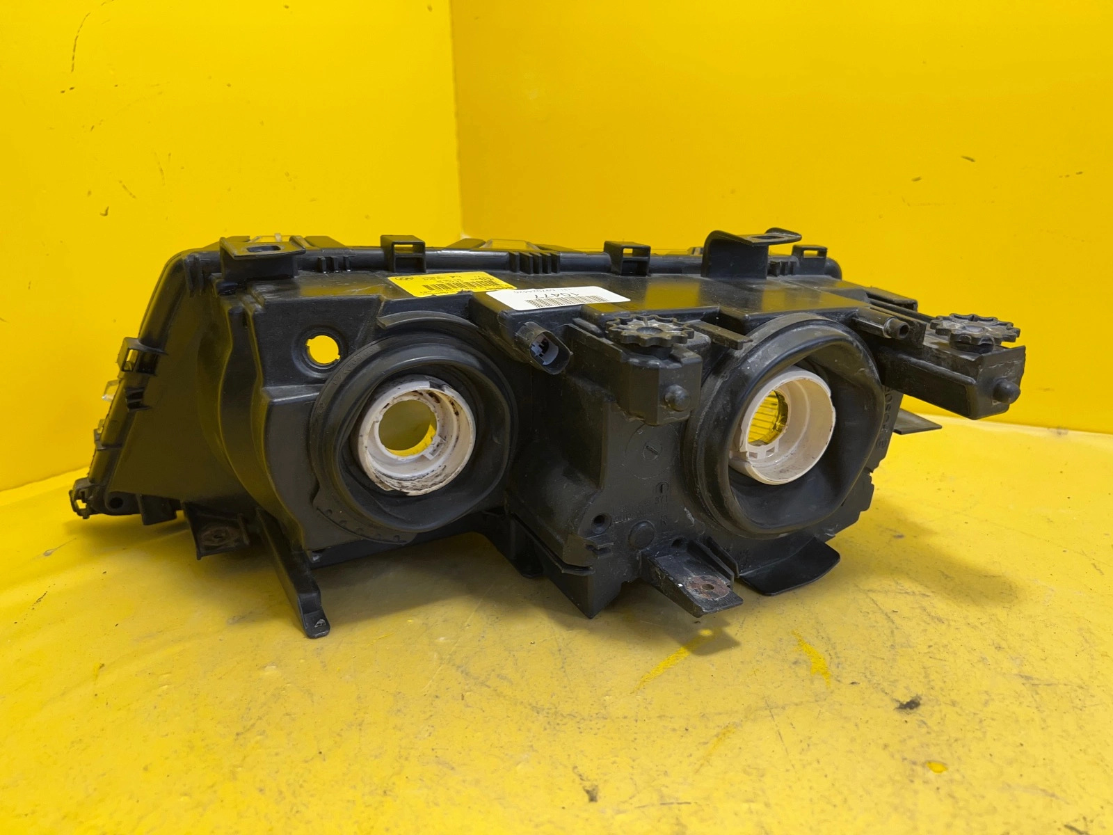 Far dreapta BMW Seria 3 E46 OEM 10477 - Image 3