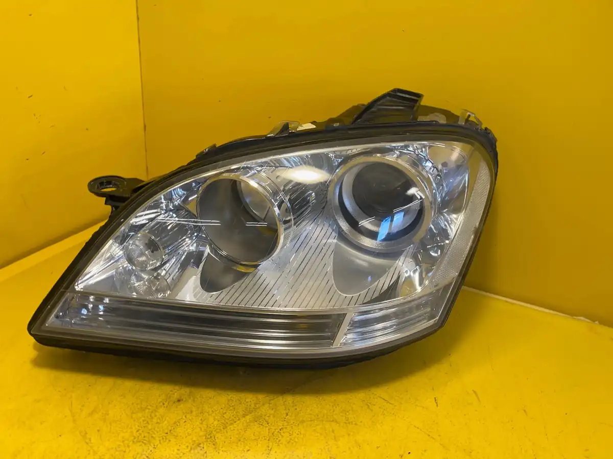 Far Stanga Mercedes Ml W164