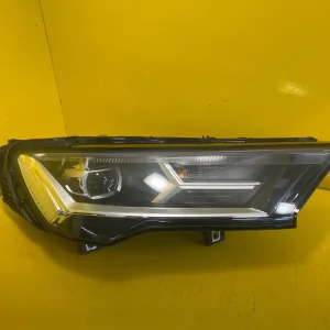 Far Dreapta Audi Q7 Bixenon