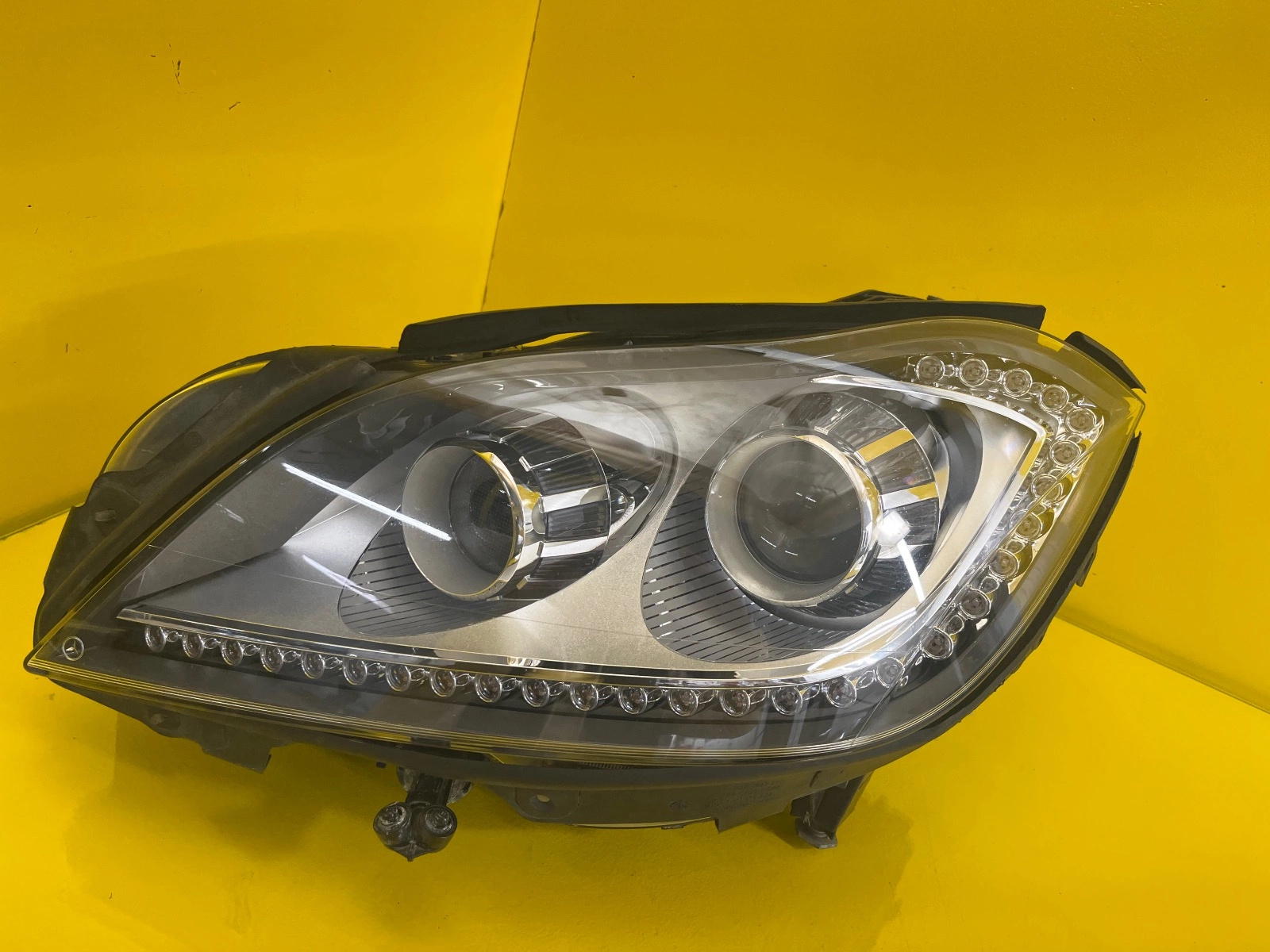 Far stânga Bi-Xenon OEM 11389