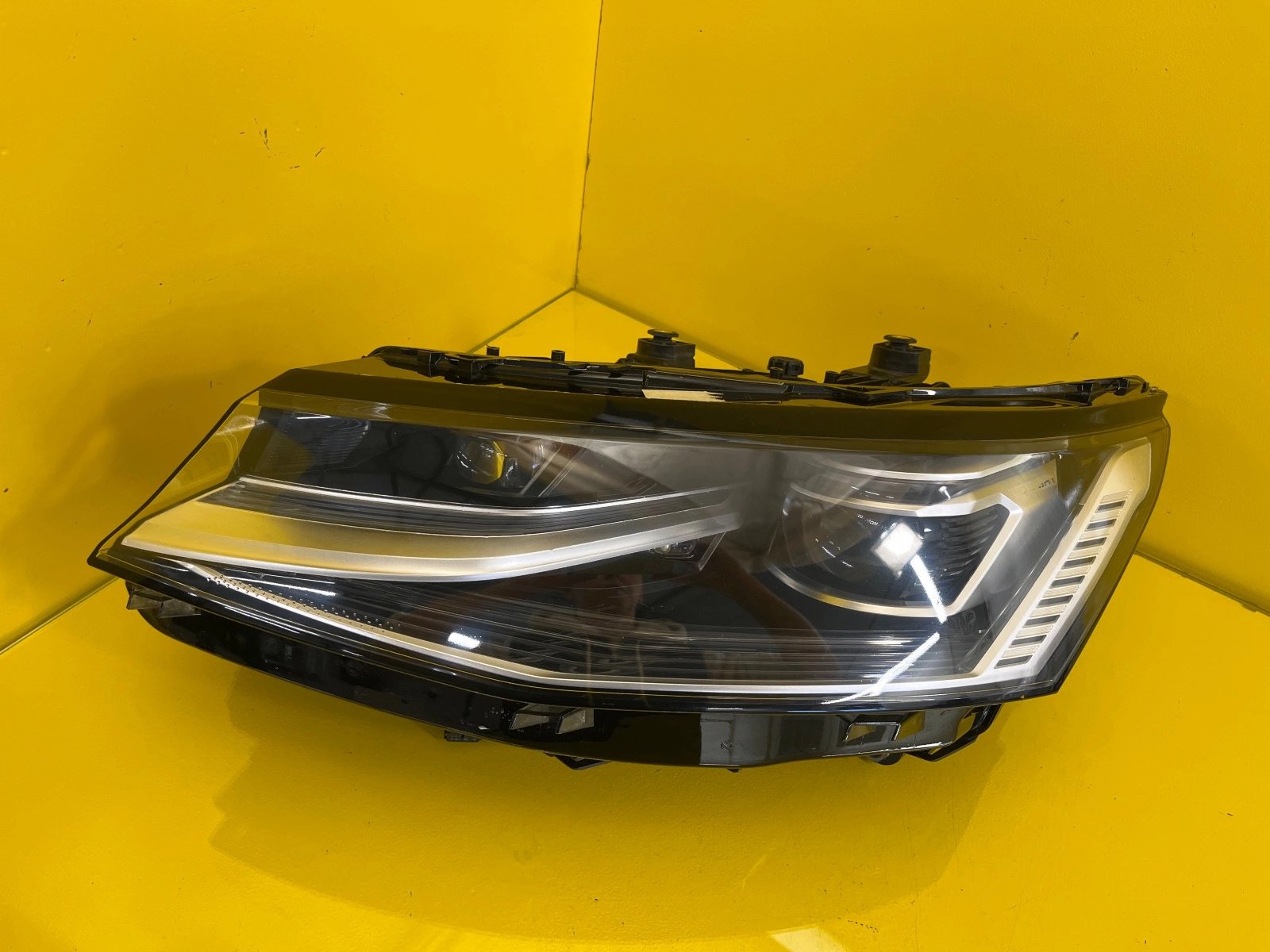 Far VW Caddy 2k7 2k8 Full LED