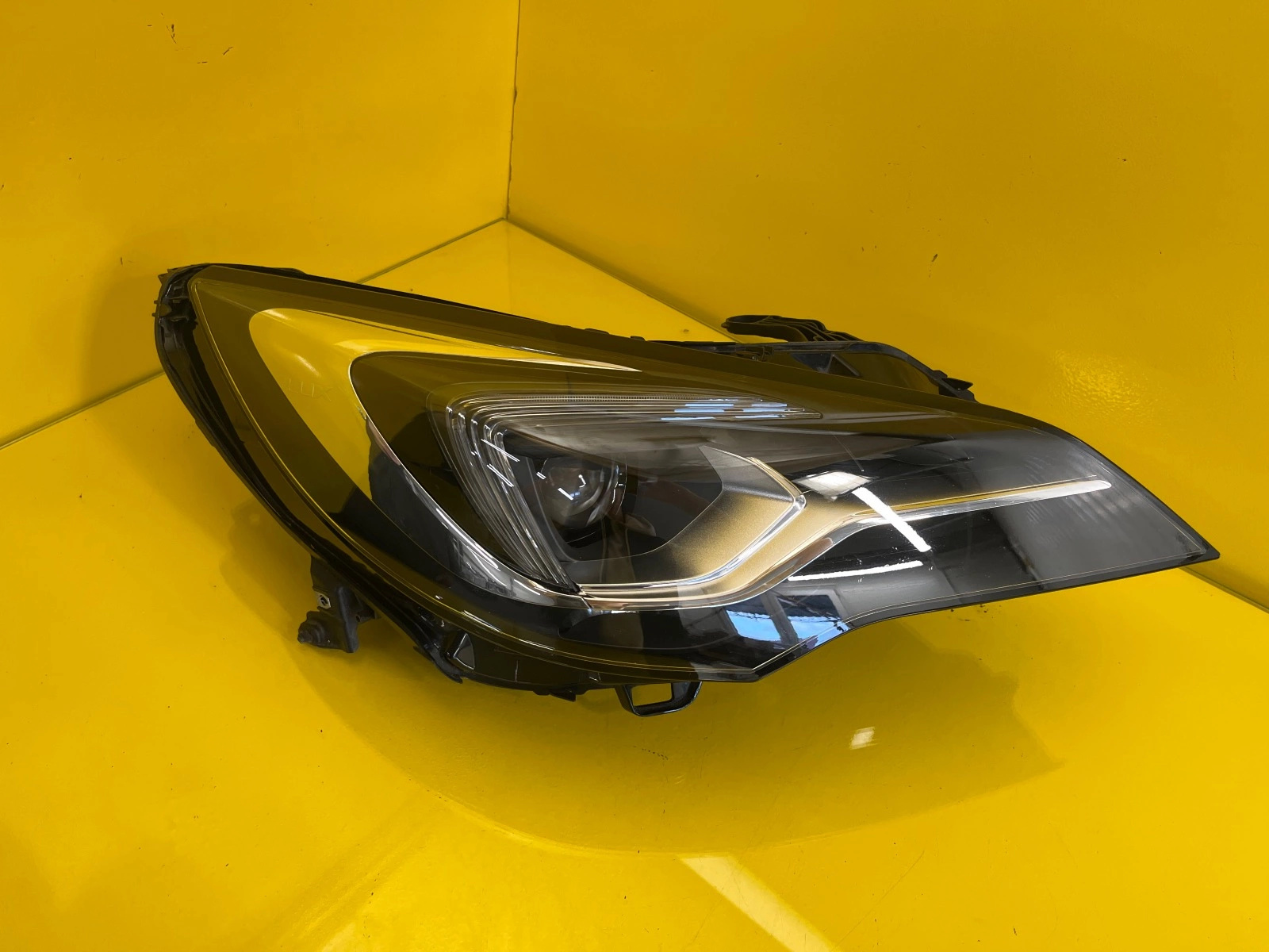 Far Dreapta Opel Astra K Full LED