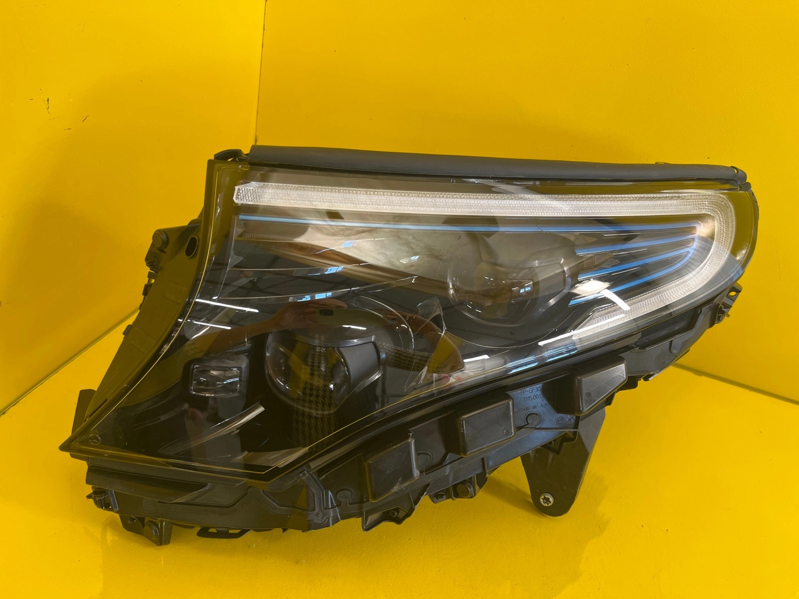 Far Mercedes EQC 293 LED
