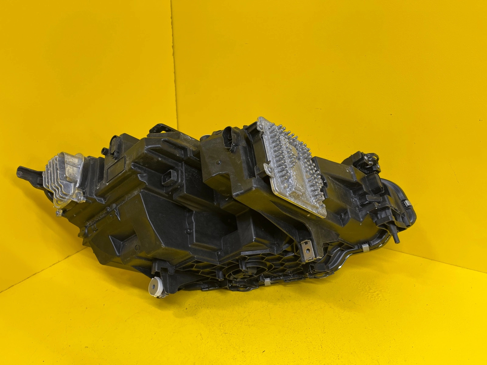 Far Stanga BMW Seria 8 G14 Full LED - Image 3