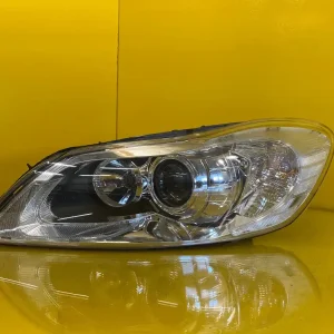 Far Volvo C30 Lift Xenon